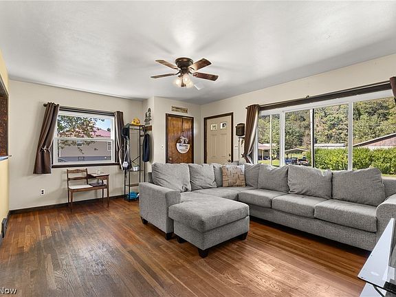 5th image of 84 Devore St
