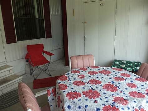 SCREEN ROOM