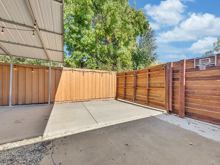 6806 S Land Park Dr — Photo 27