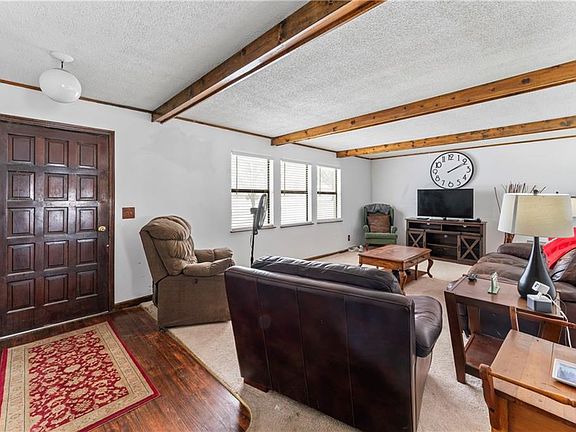 3rd image of 15391 Meadow Ln