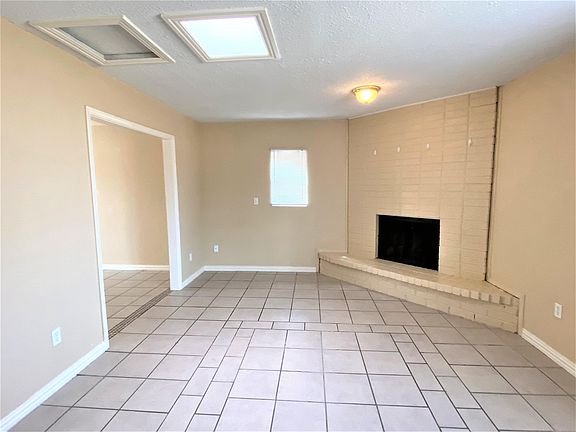 3rd image of 5737 Corsicana Ave