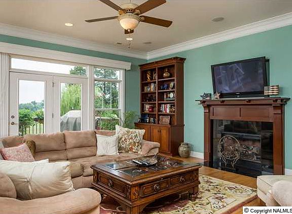5th image of 110 Railway Ln SE