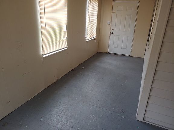 4th image of 1816 Burnham St