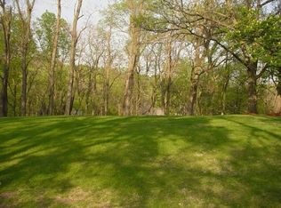 107 Forest Dr, Bellevue, NE 68005