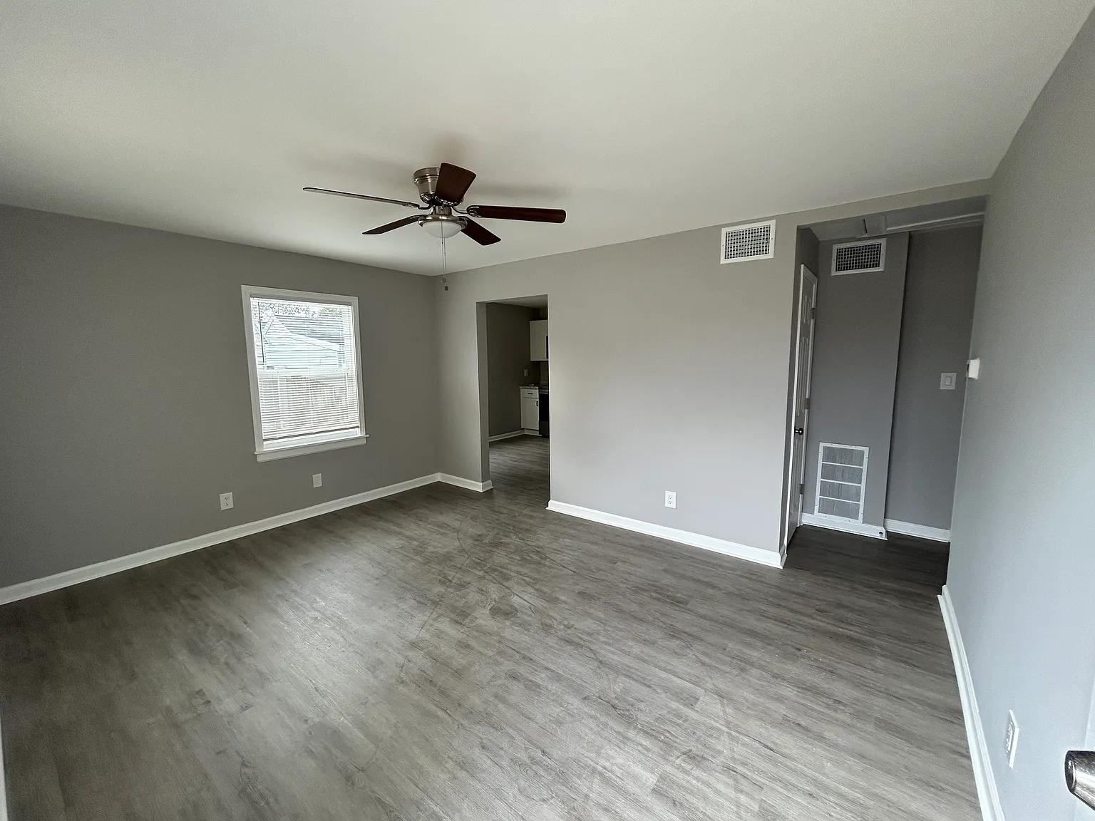 2 bed, 768 sqft, $1,100 — Photo 2