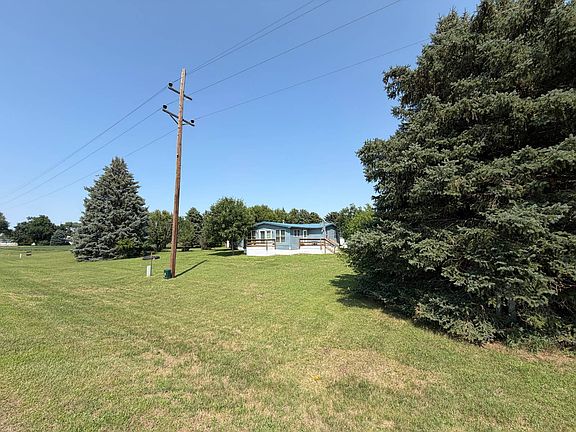 4th image of 43055 Foxtail Rd