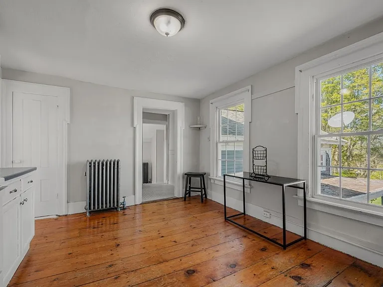 22 W High St #2 — Photo 4