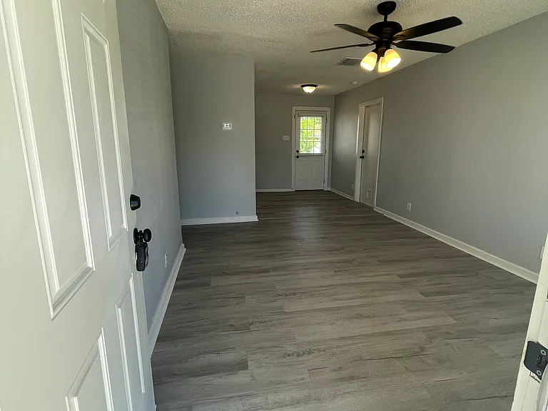 811 Oasis St — Photo 12