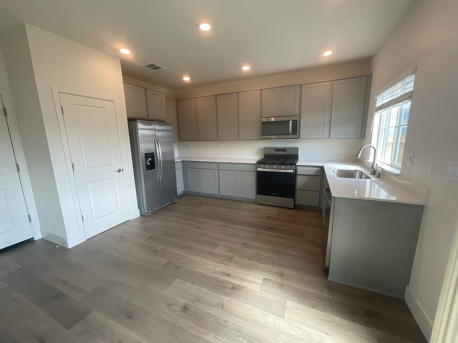 4128 Scenic Dr — Photo 3