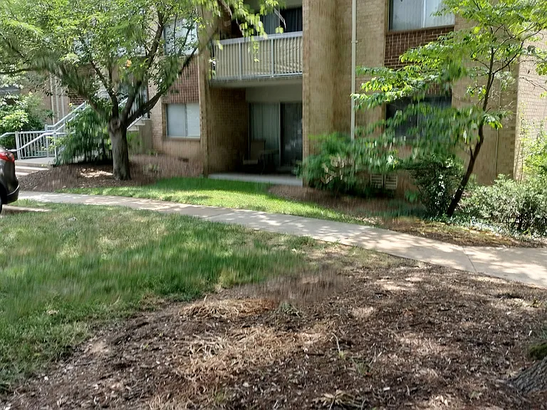 2911 Charing Cross Rd — Photo 1