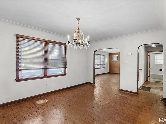 5th image of 3007 Wismer Ave
