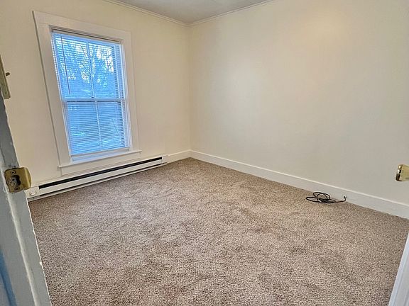 4th image of 20 La Claire St Floor 2