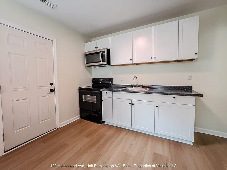 422 Homestead Ave #B — Photo 13