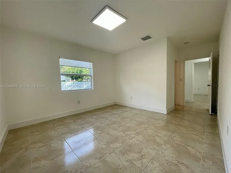 1322 SE 1st Ave — Photo 17