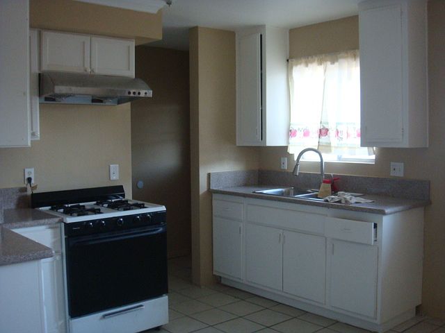 2nd image of 1887 Wallace Ct