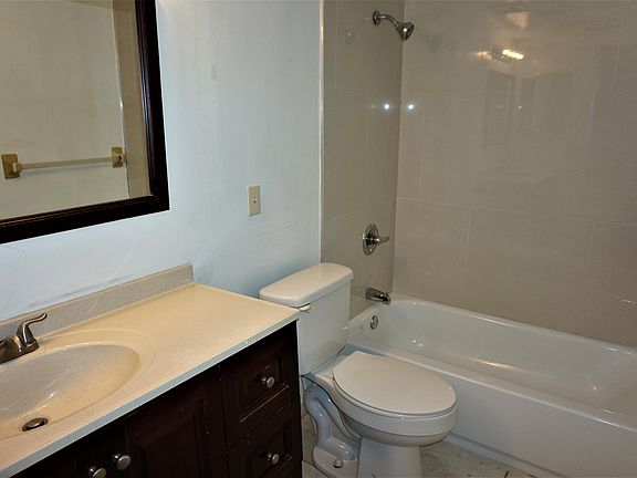 4th image of 7041 Balboa Dr #7041