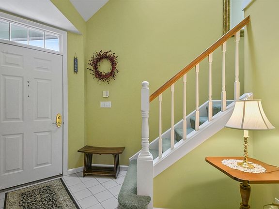 5th image of 33 Great Hill Dr #33