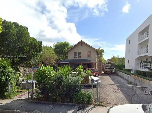 536 SW 3rd St, Miami, FL 33130