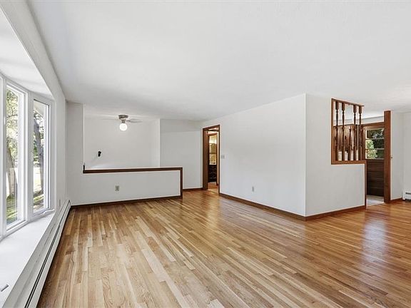 4th image of 83 Sage Dr