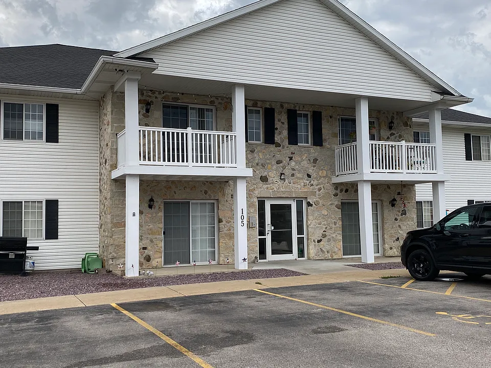 105 Christopher Dr #4
