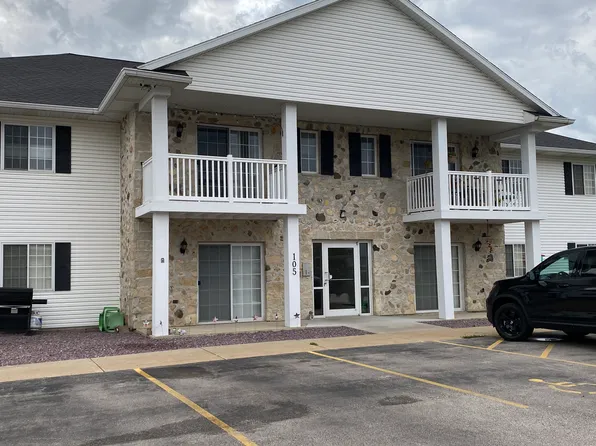 105 Christopher Dr #4, North Prairie, WI 53153