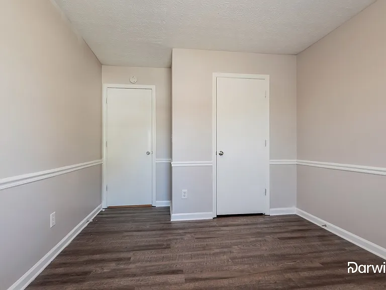 691 Stonebridge Cres — Photo 11