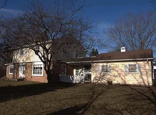 2230 W Mequon Rd, Mequon, WI 53092