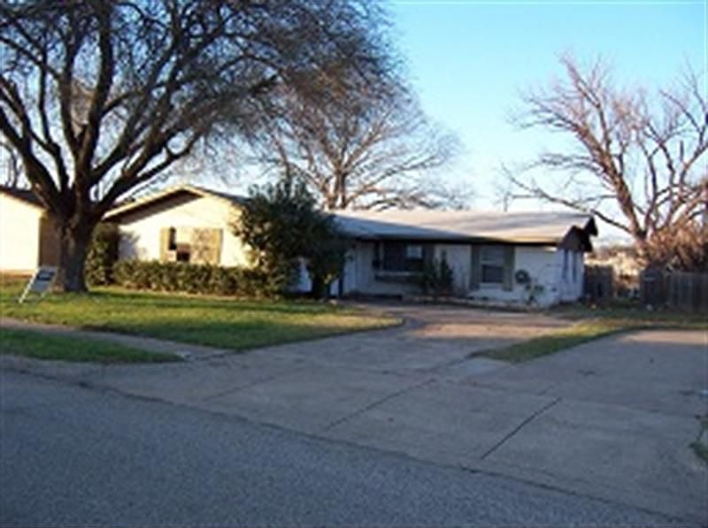1st image of 2405 Northumberland Dr