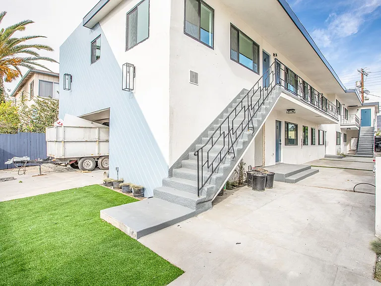 6133 Eleanor Ave — Photo 1
