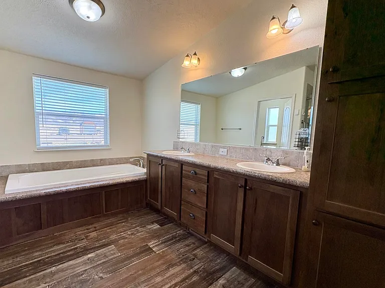 1415 Van Diest Rd — Photo 17