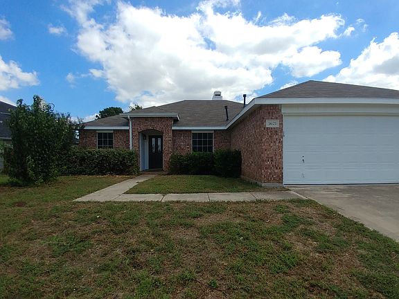 2nd image of 3621 Blue Springs Dr