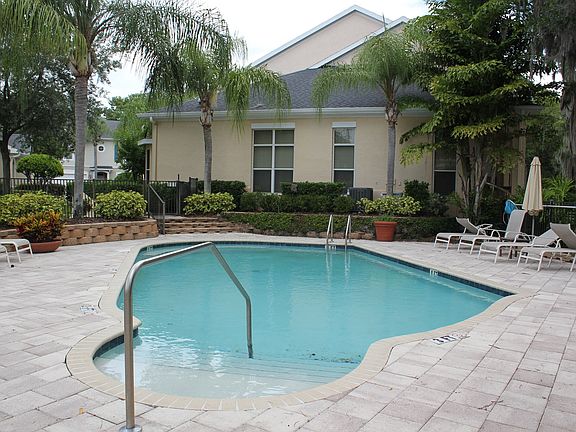 4th image of 3521 Heards Ferry Dr