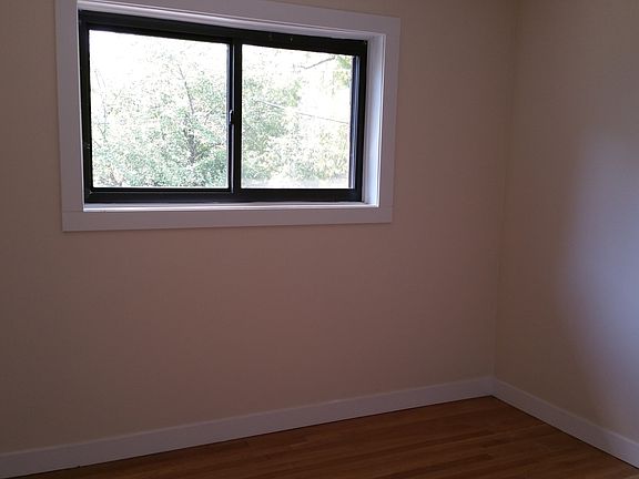 5th image of 1639 N Farwell Ave APT 209