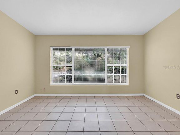 5th image of 908 E Wisconsin Ave