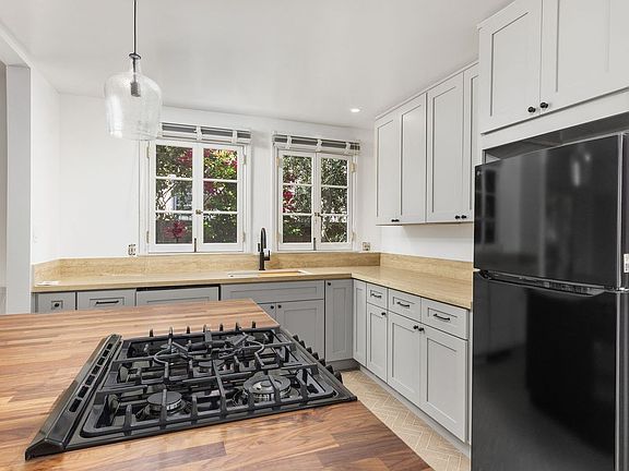 5th image of 720 N Harper Ave