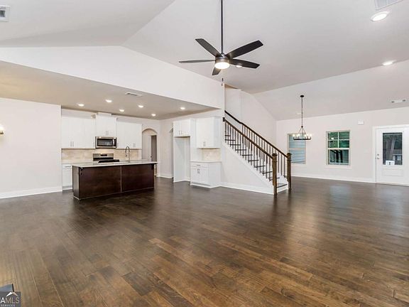5th image of 2963 Parkwood Rd