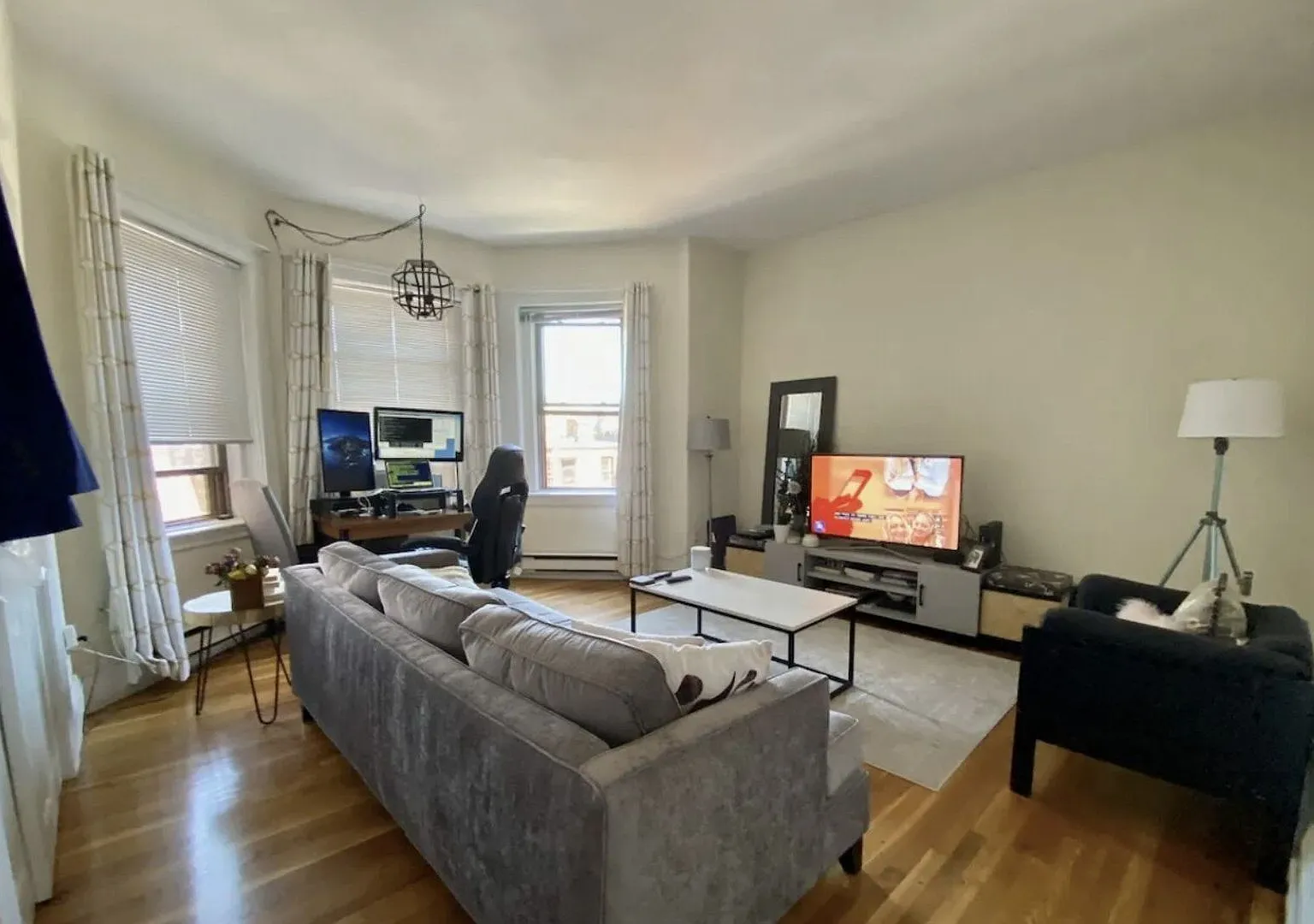Back Bay Top Floor — Photo 3
