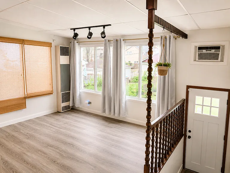 4529 Saratoga Ave — Photo 6