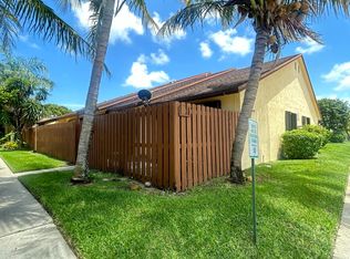 391 Springdale Cir, Palm Springs, FL 33461