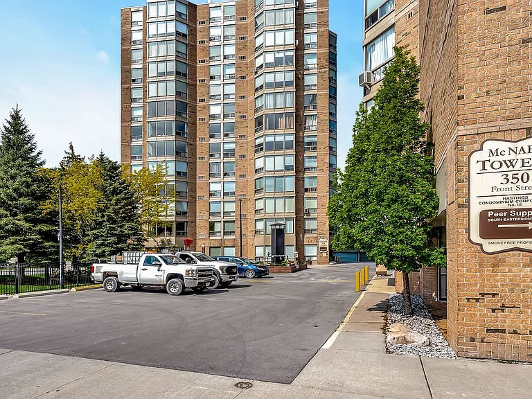 344 Front St #506 — Photo 3