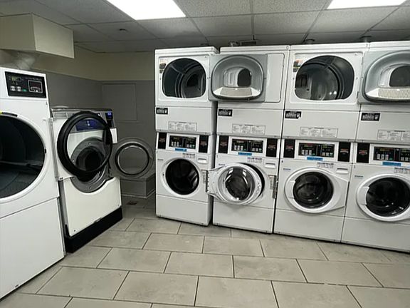 4th image of 110 Greenwich St APT 6F