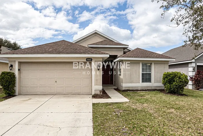 4 bed, 2.0 bath, 1597 sqft, $2,495 — Photo 2