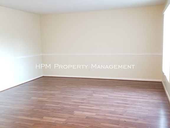 3rd image of 1300 Brimfield Dr APT A4