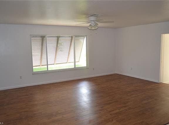 5th image of 523 SE 6th Ter