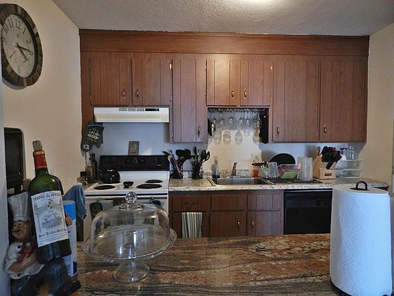 2nd image of 28 Wollaston Ave #8