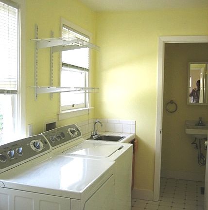 5th image of 1023 Clinton St