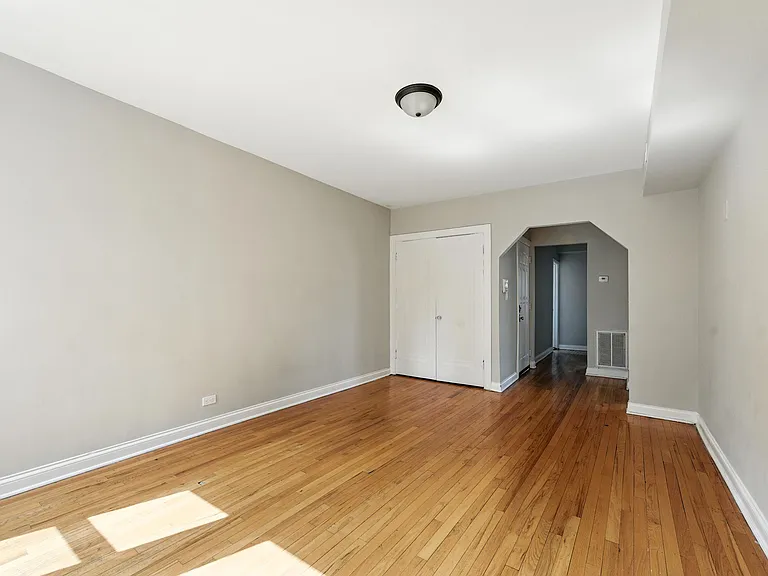 7150 S Cornell Ave #2W — Photo 2
