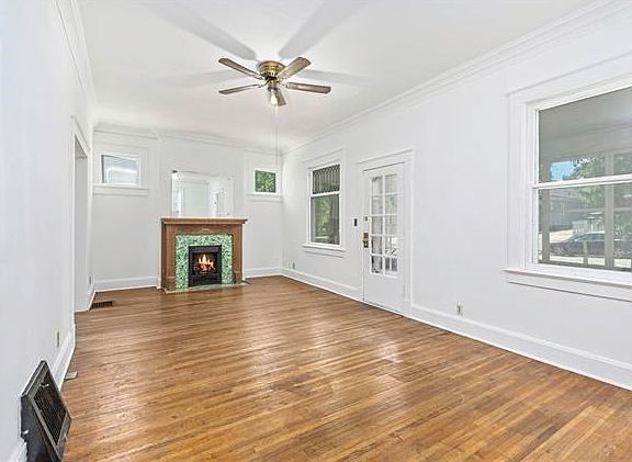 3rd image of 4409 Fairmount St