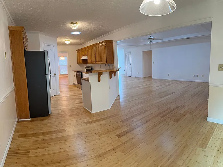 1040 Sunny Field Ct — Photo 11