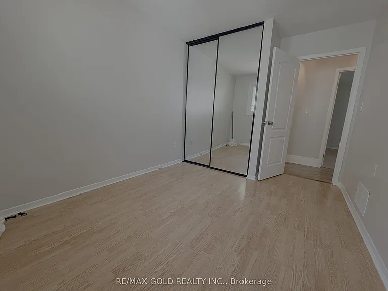 166 Harmony Rd S — Photo 9